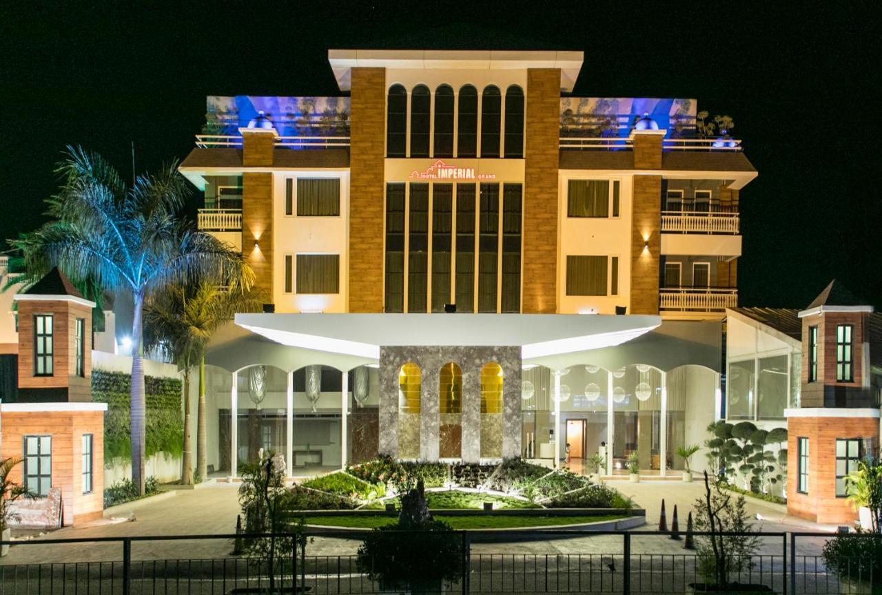 The Imperial Grand Hotel Ujjain Buitenkant foto