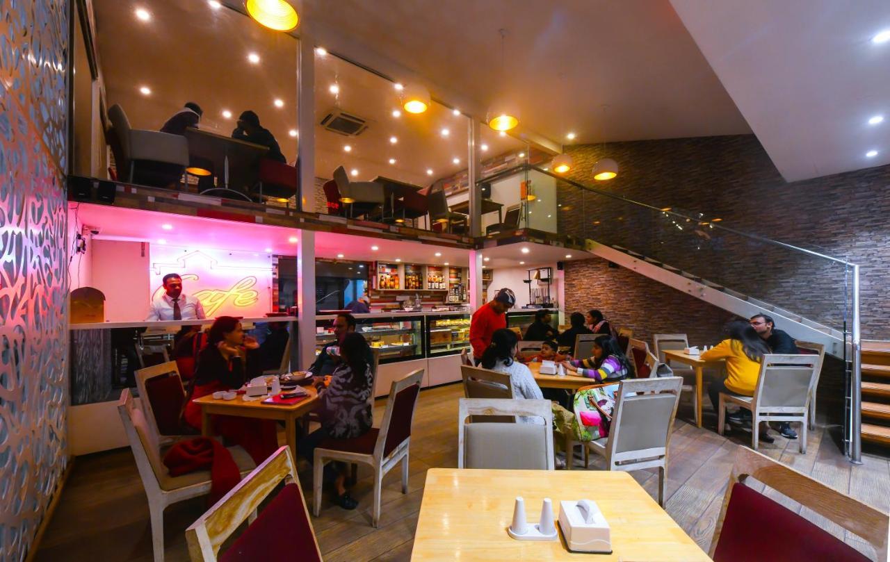 The Imperial Grand Hotel Ujjain Buitenkant foto